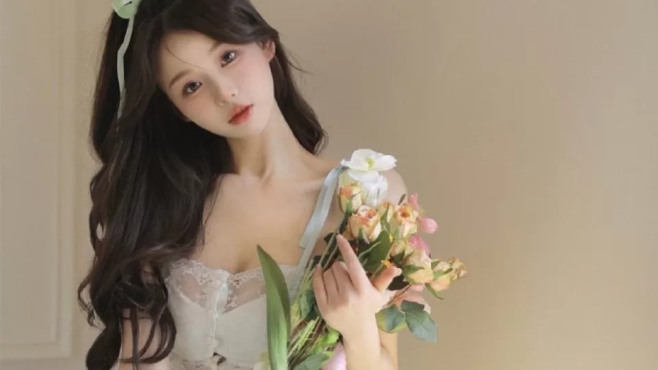 吃瓜每日大赛投稿、御梦子vlog与每日更新精选视频入口:花束下面的线也值得看播放预览封面